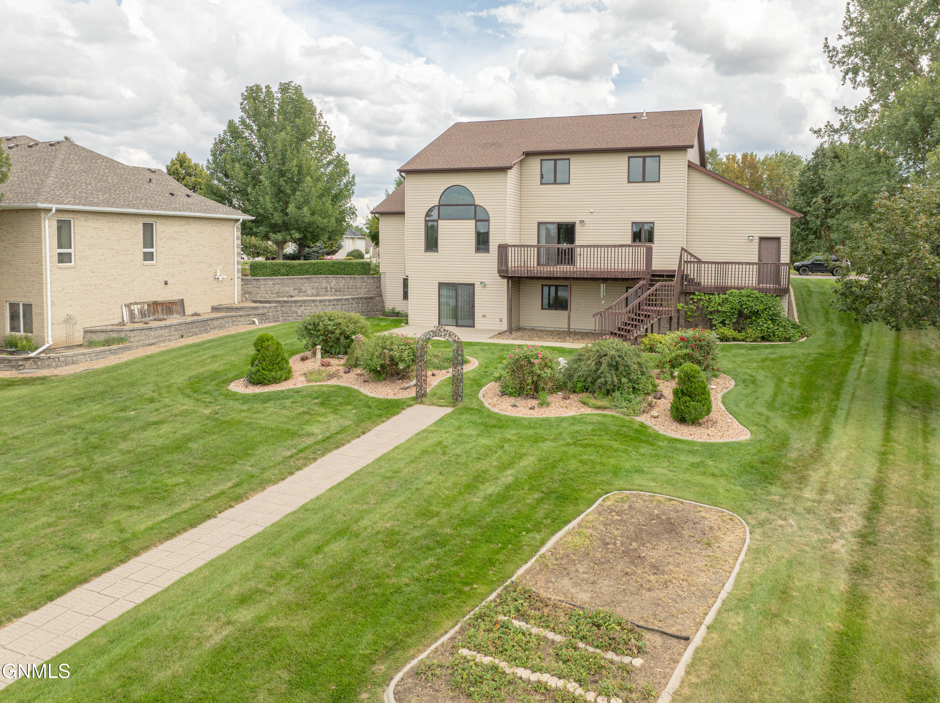 584 Cottonwood Loop