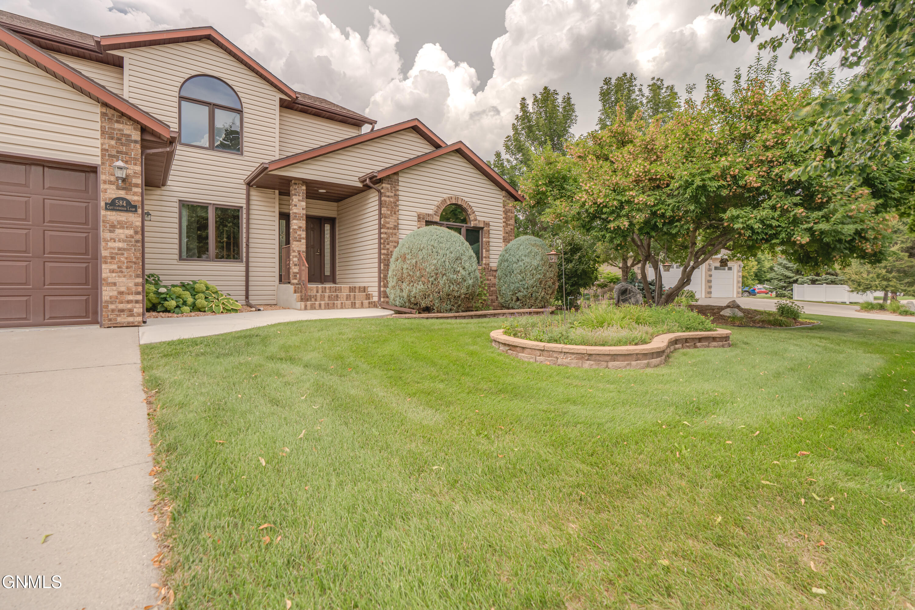 584 Cottonwood Loop