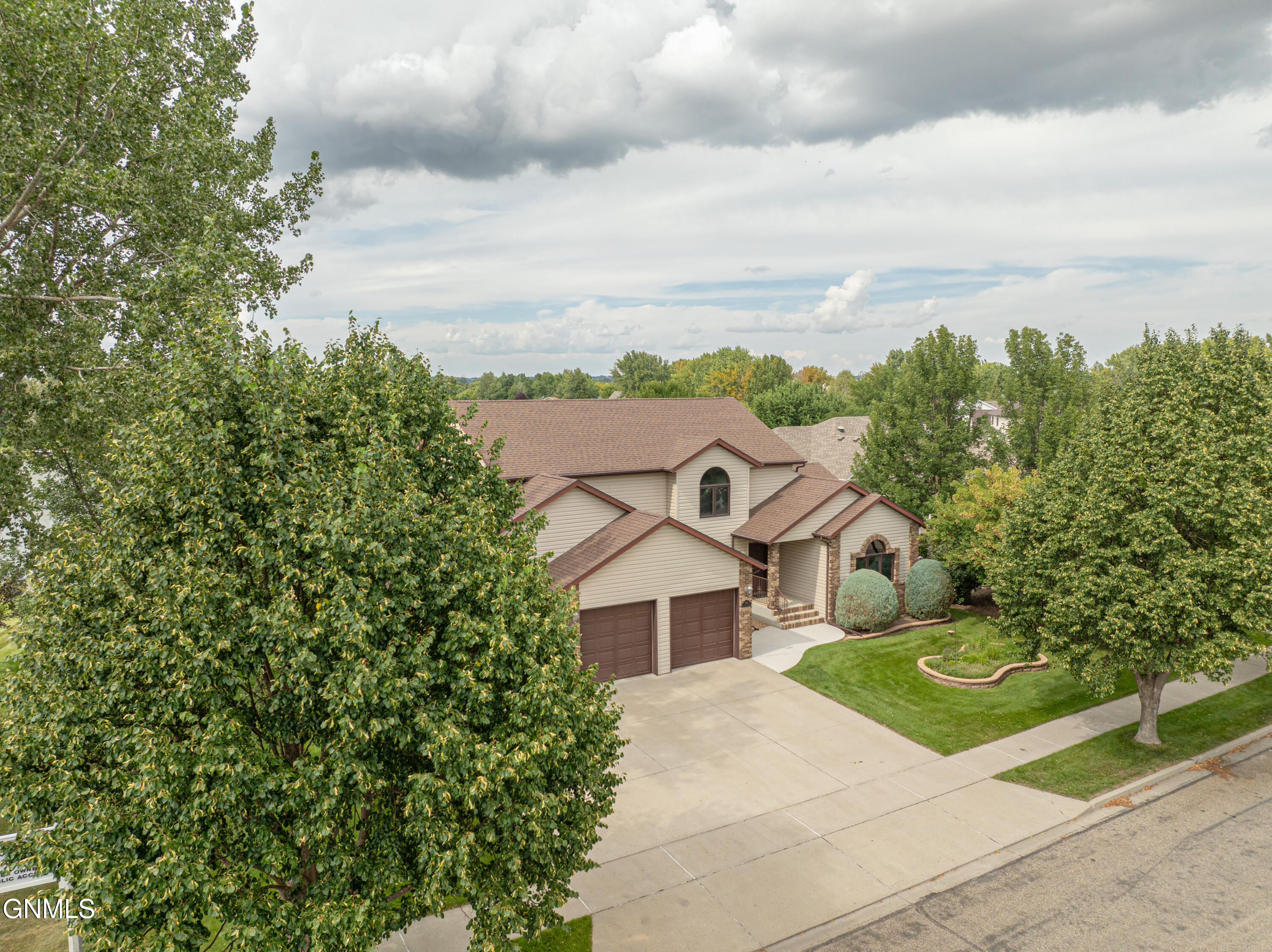 584 Cottonwood Loop