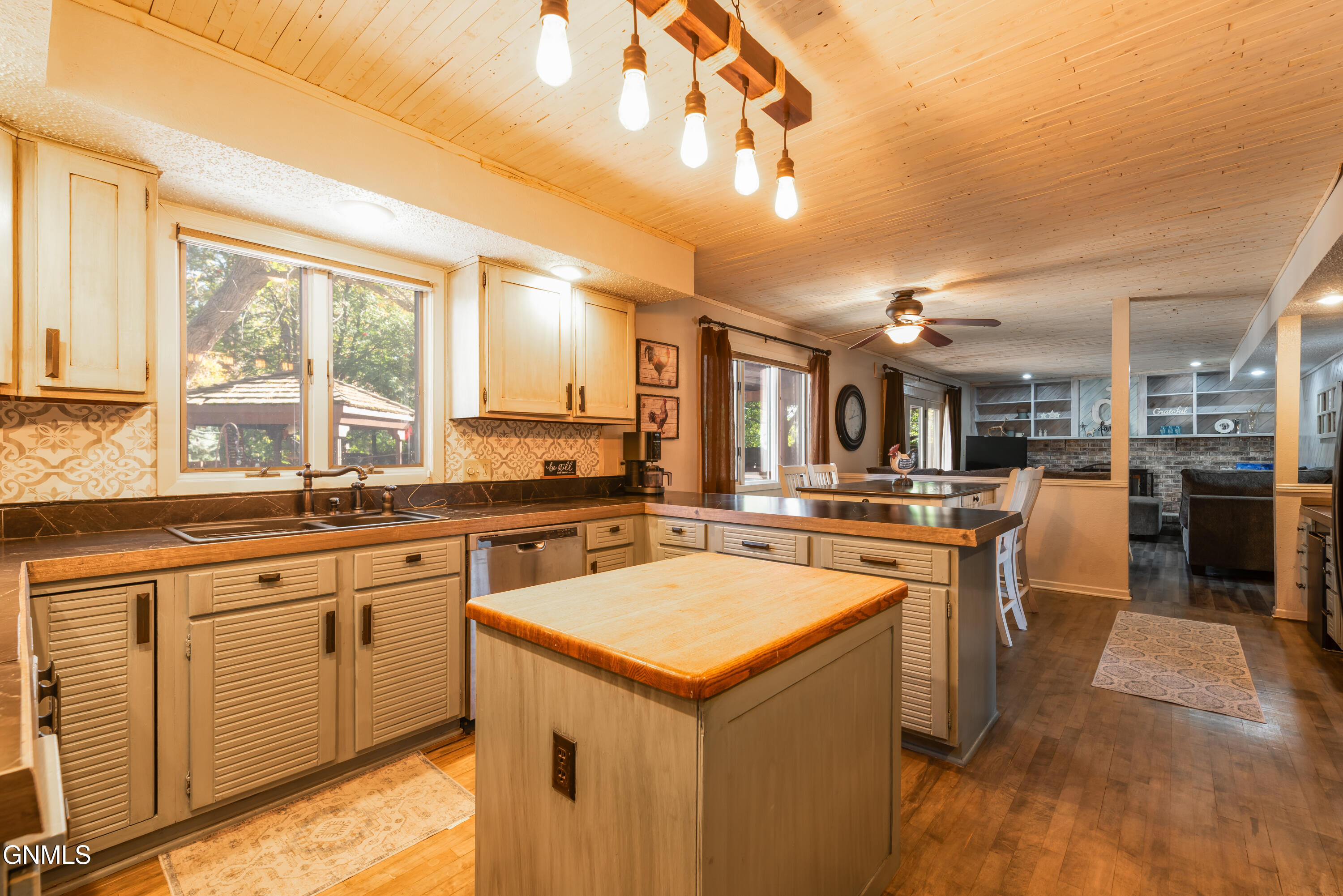 3505 Overlook Drive