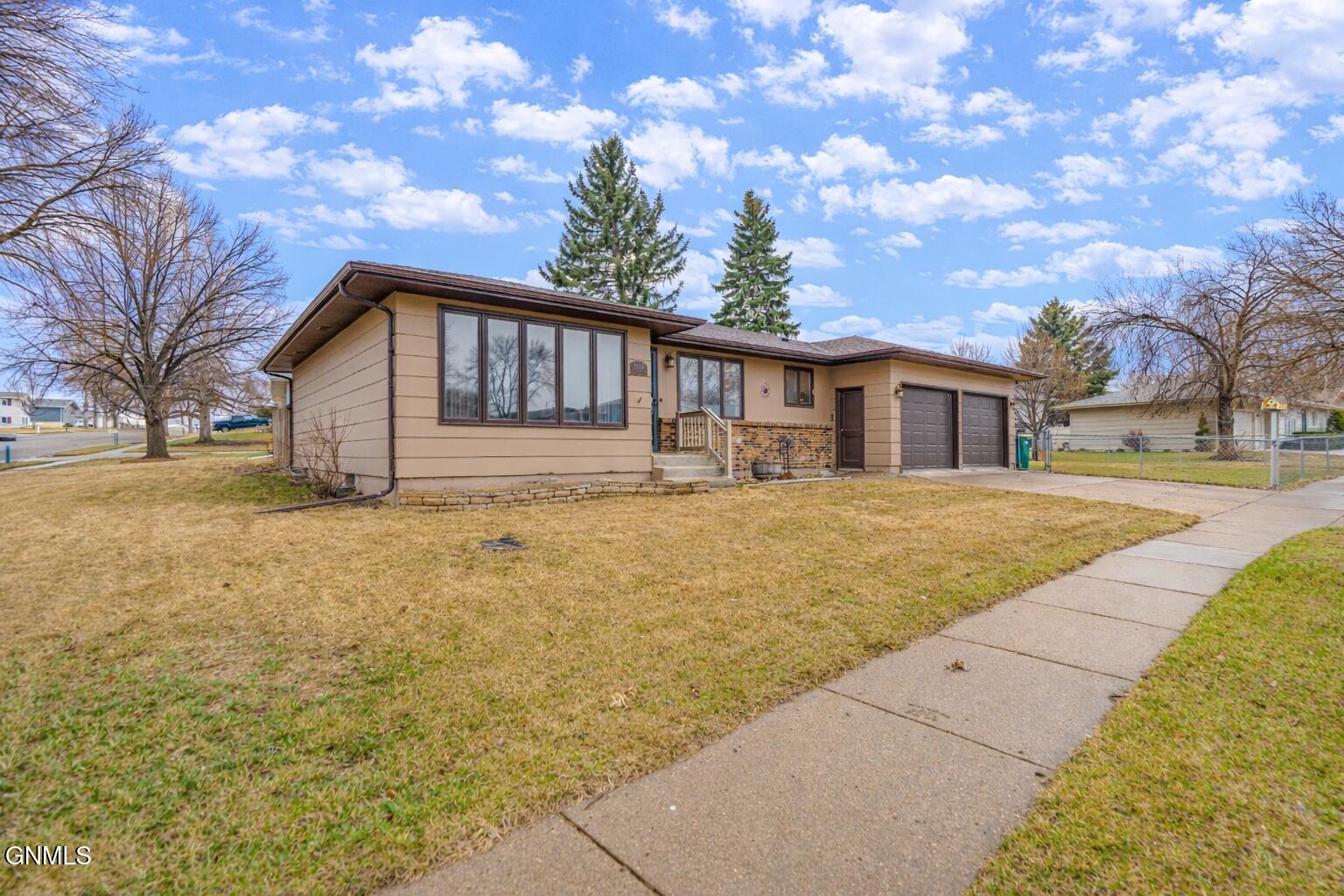 1913 Grant Drive