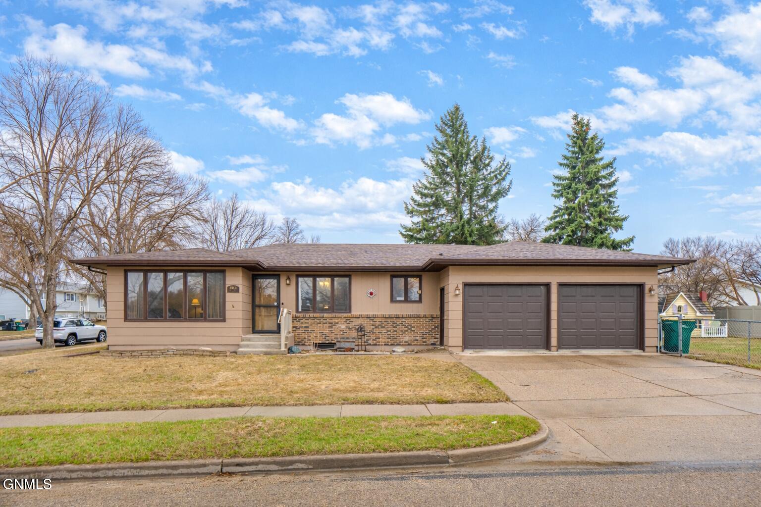 1913 Grant Drive