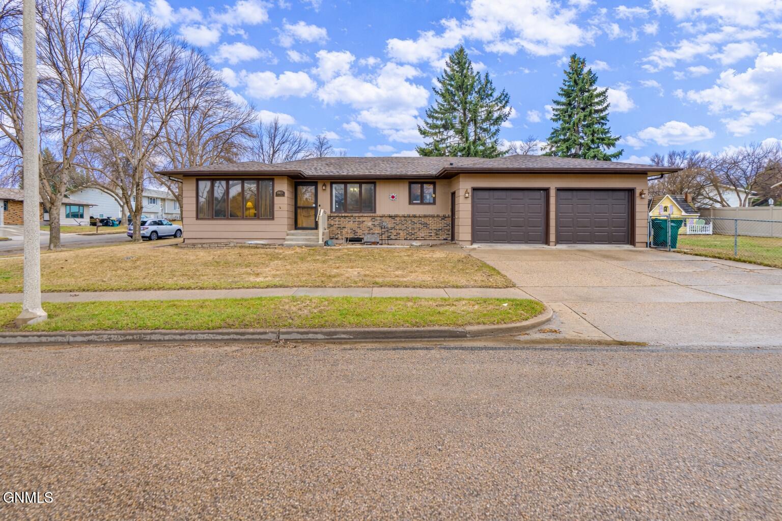 1913 Grant Drive