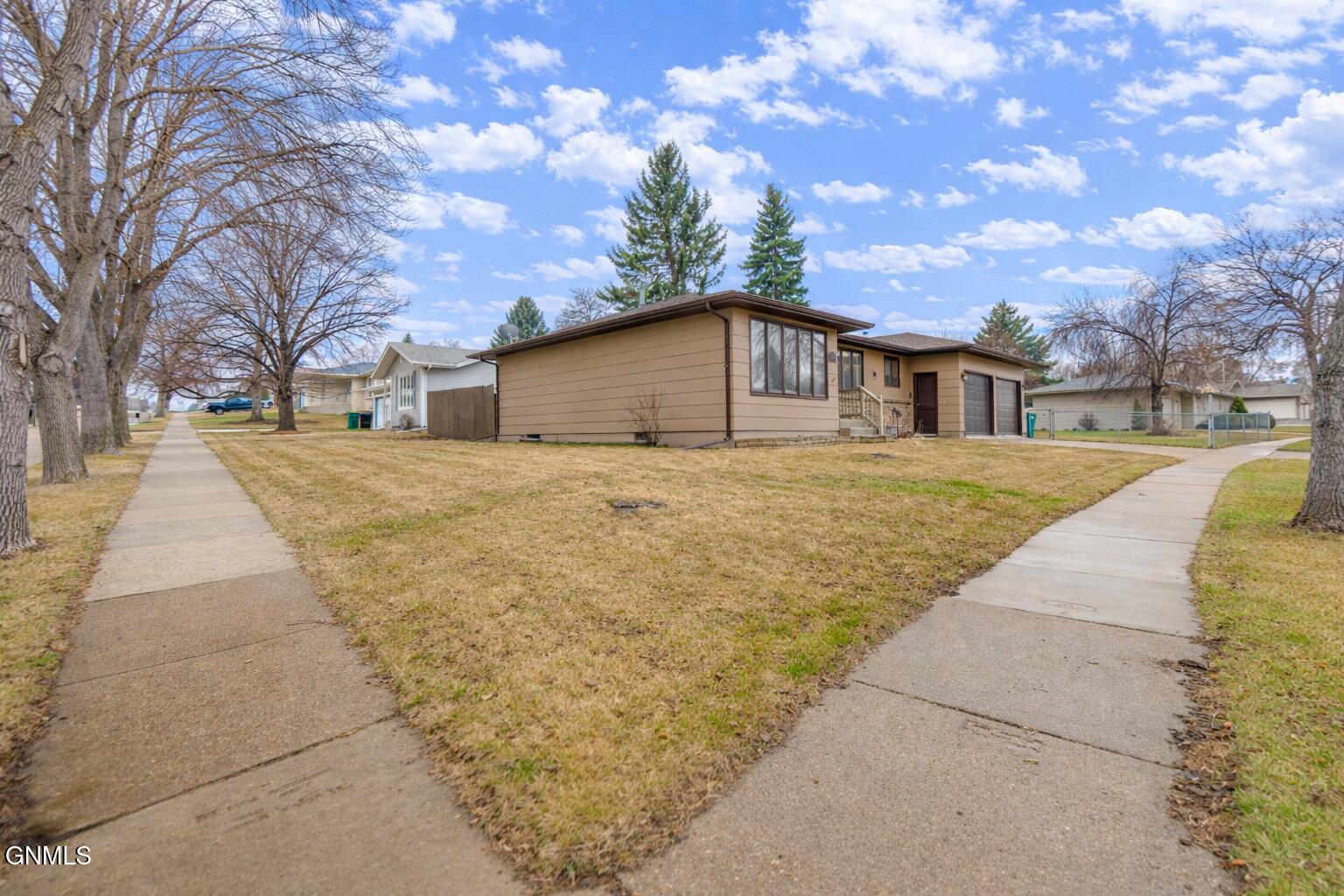 1913 Grant Drive