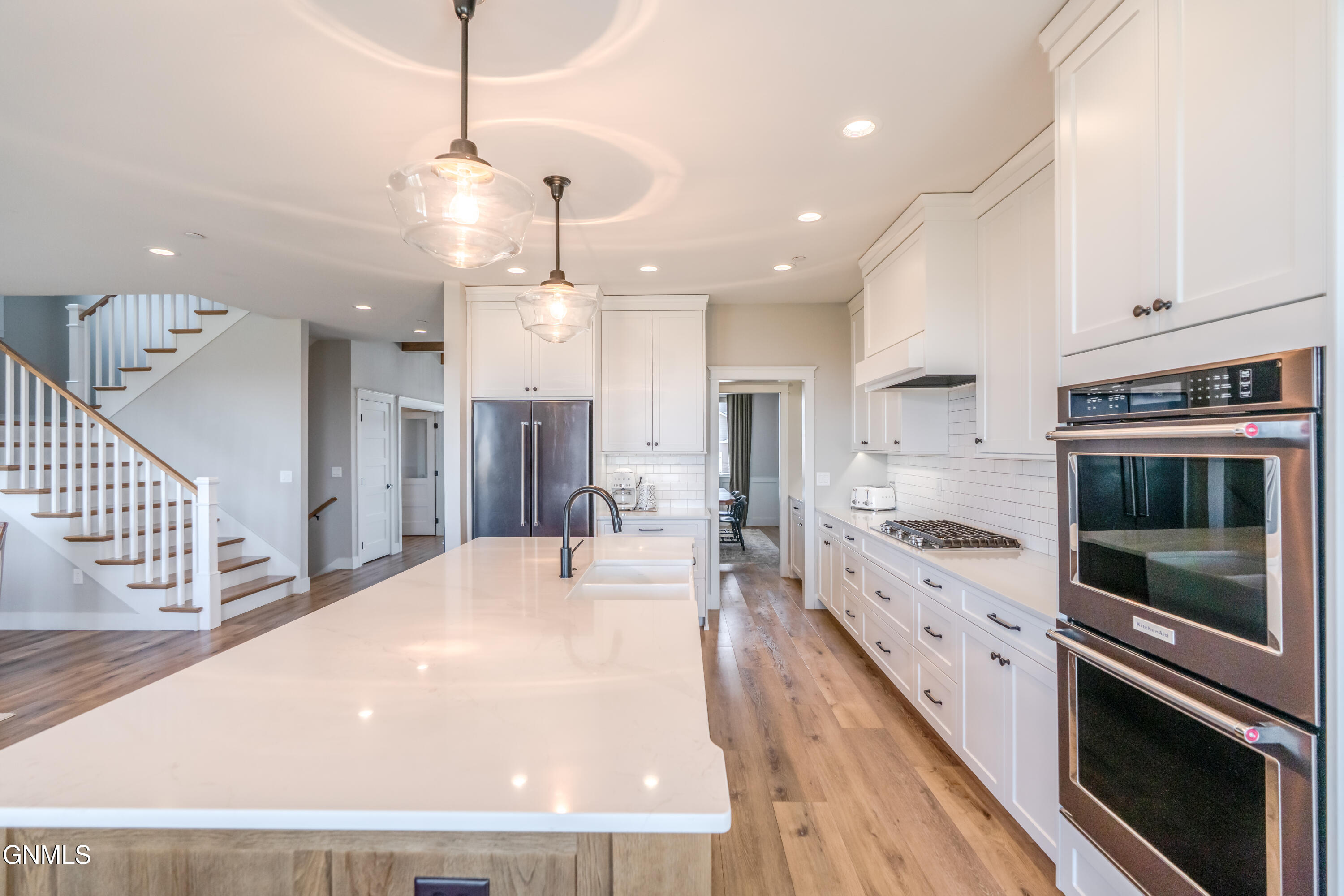 3312 Promontory Drive