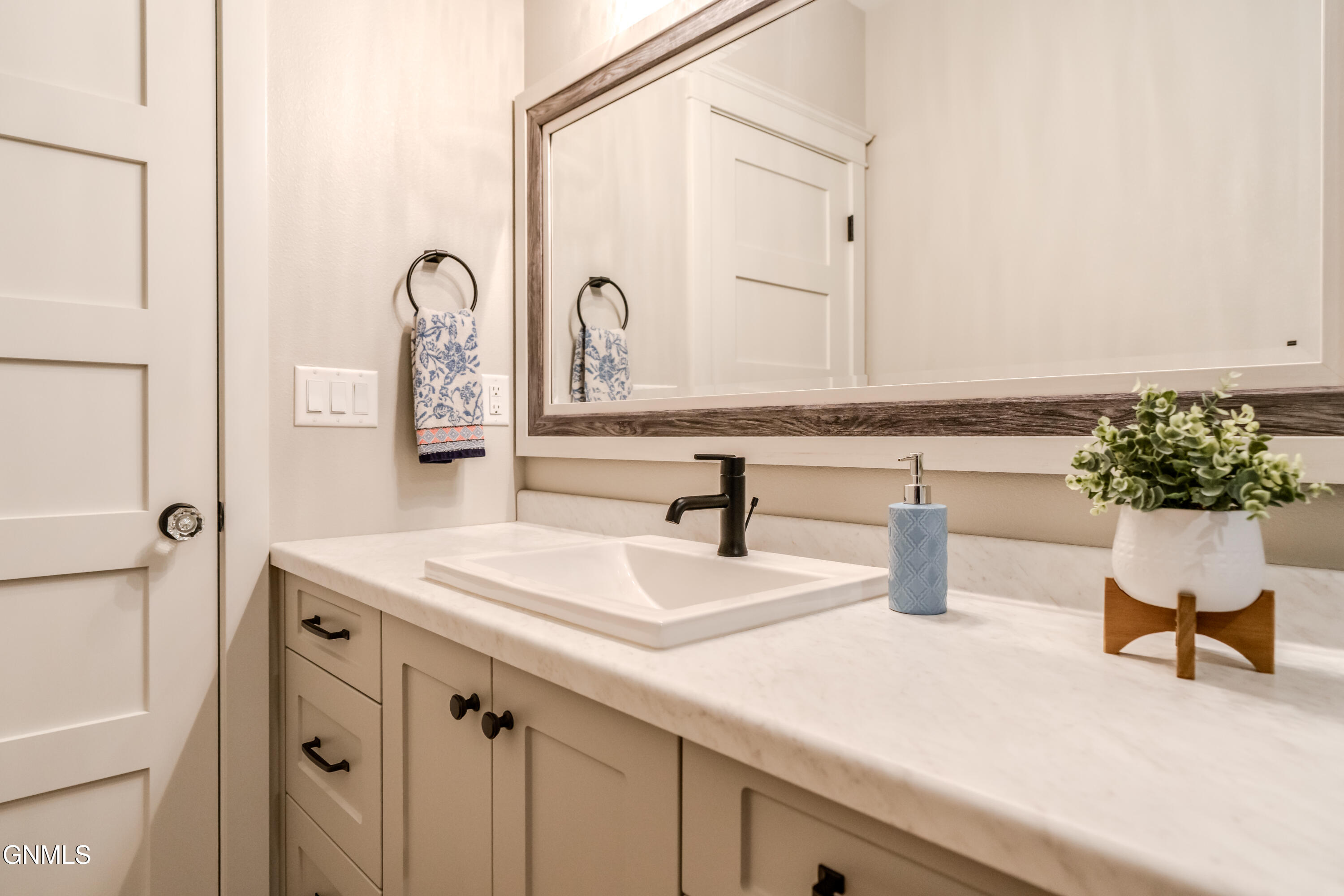 3312 Promontory Drive