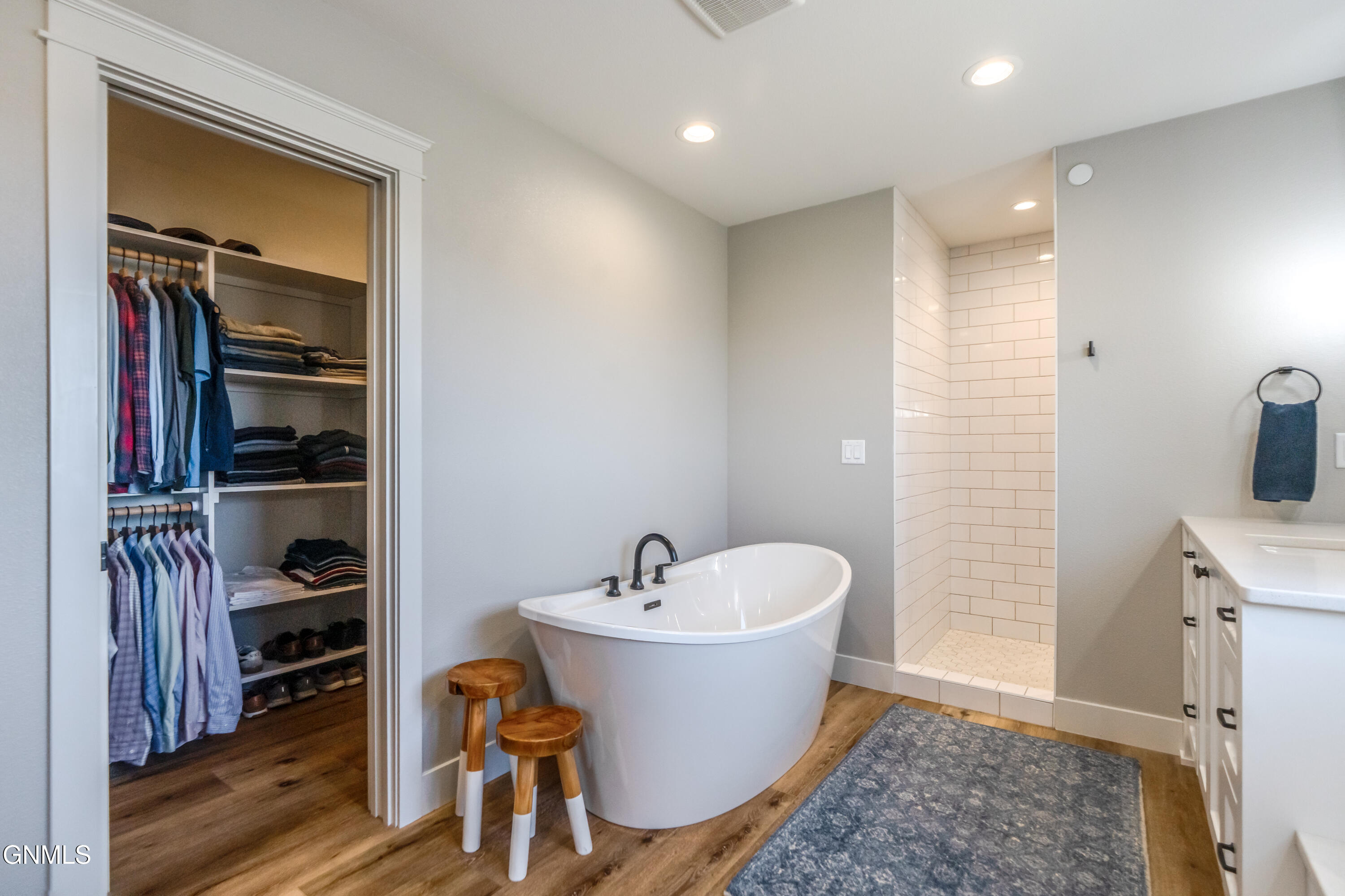 3312 Promontory Drive