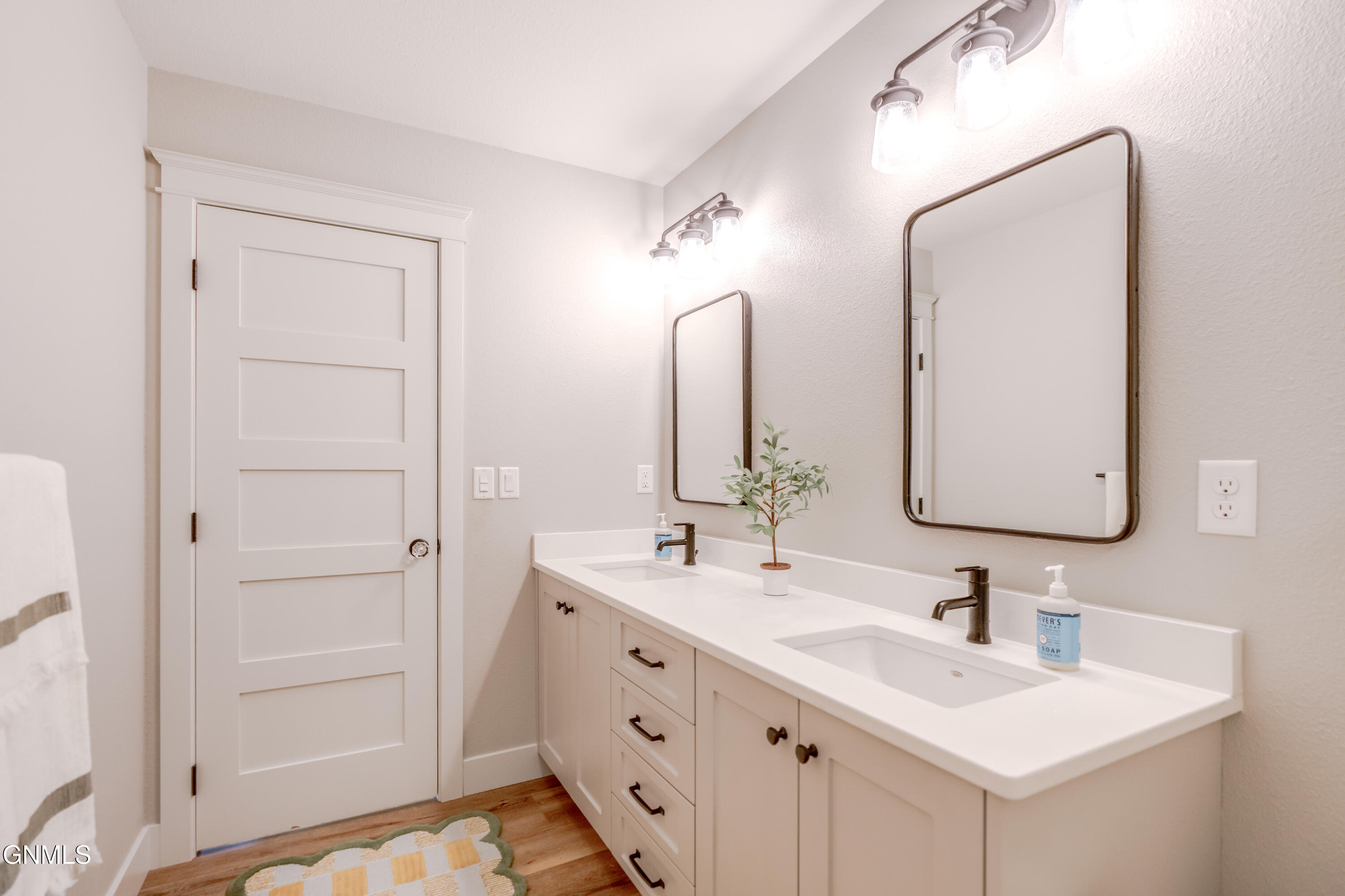 3312 Promontory Drive