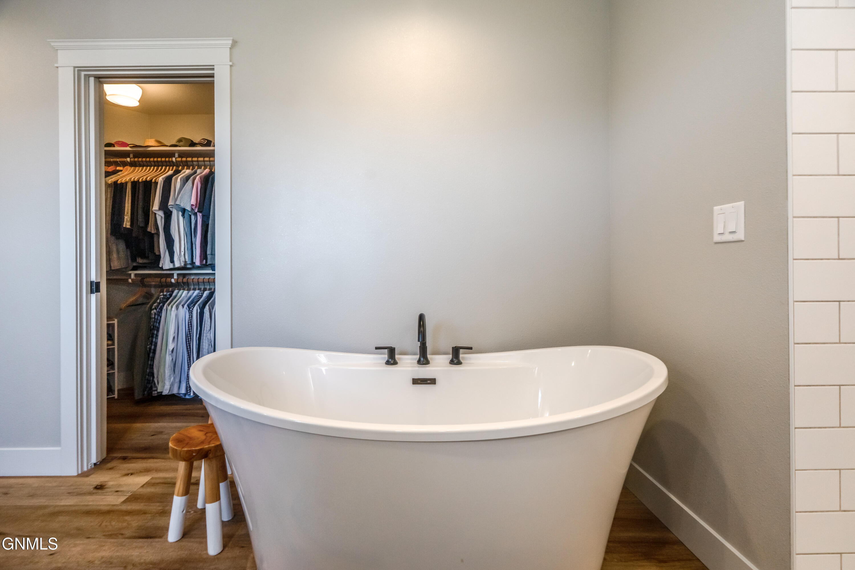 3312 Promontory Drive