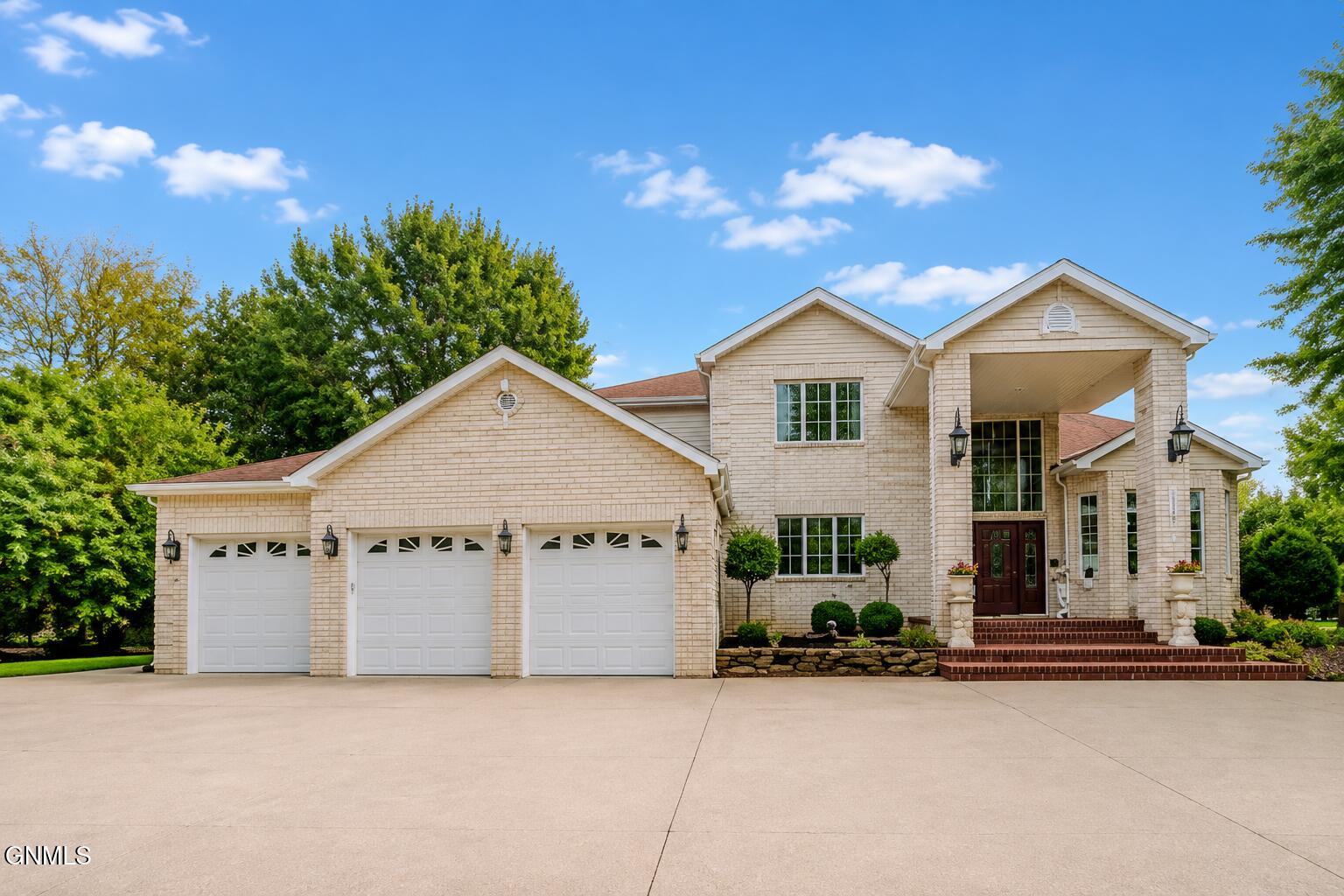 2023 Harbor Drive