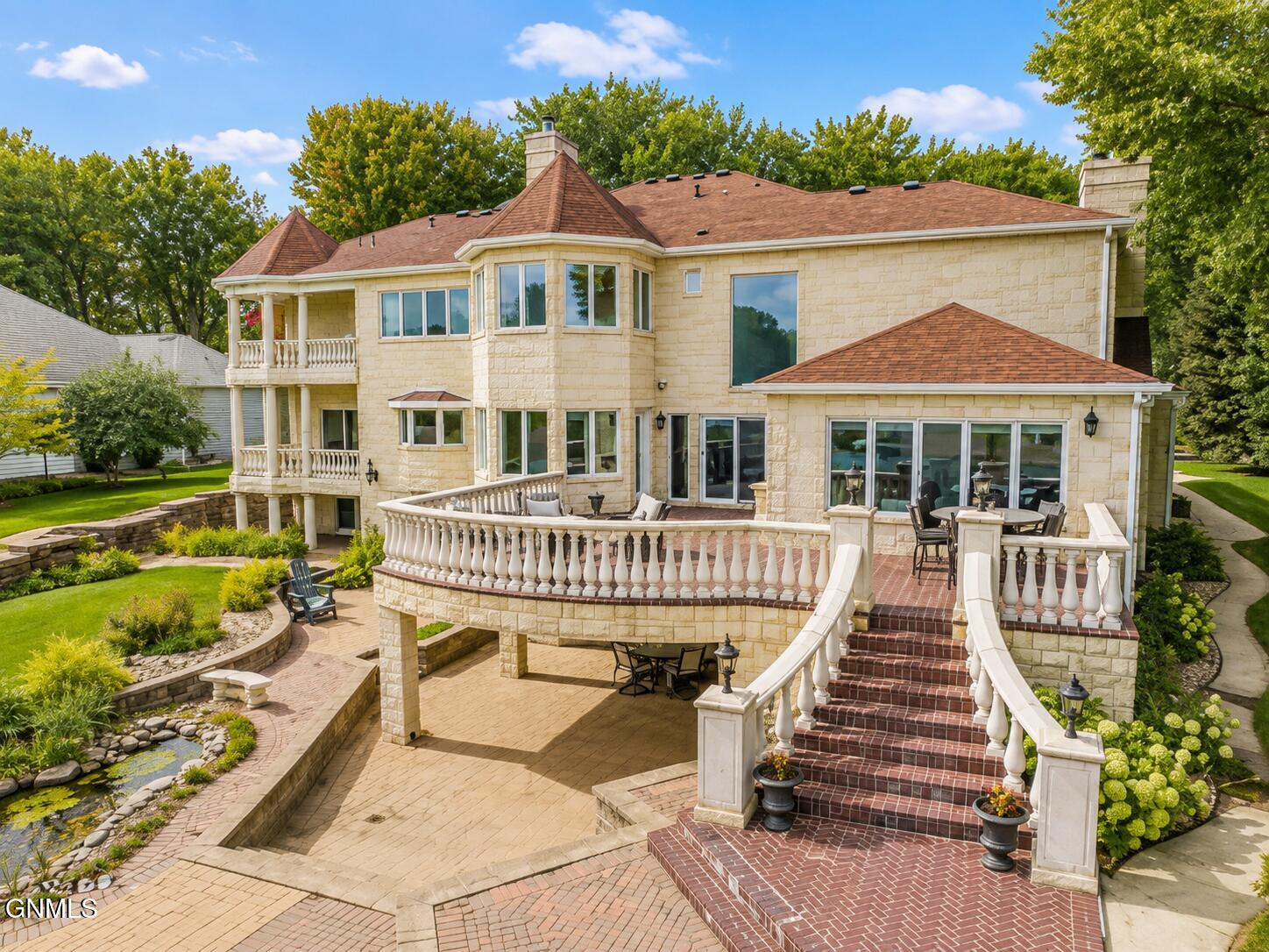 2023 Harbor Drive