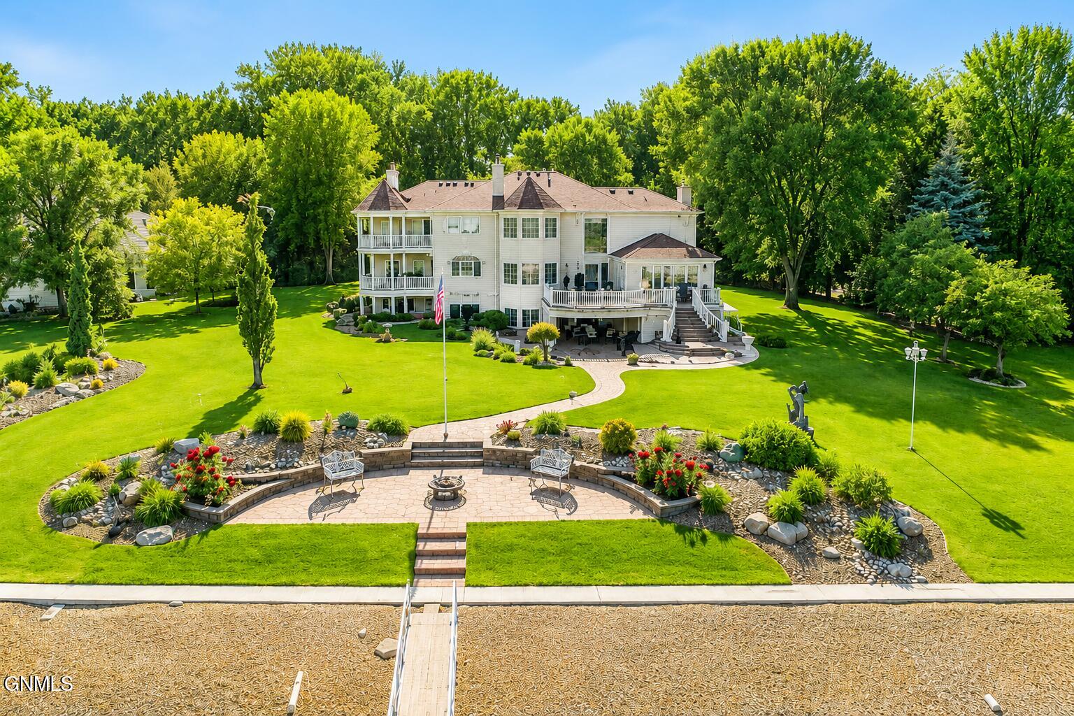 2023 Harbor Drive