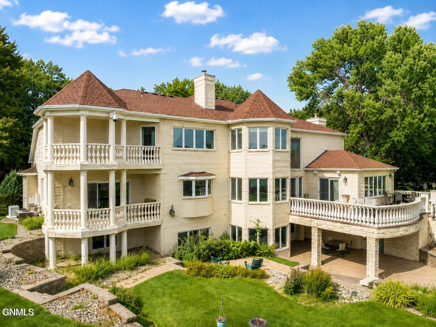 2023 Harbor Drive