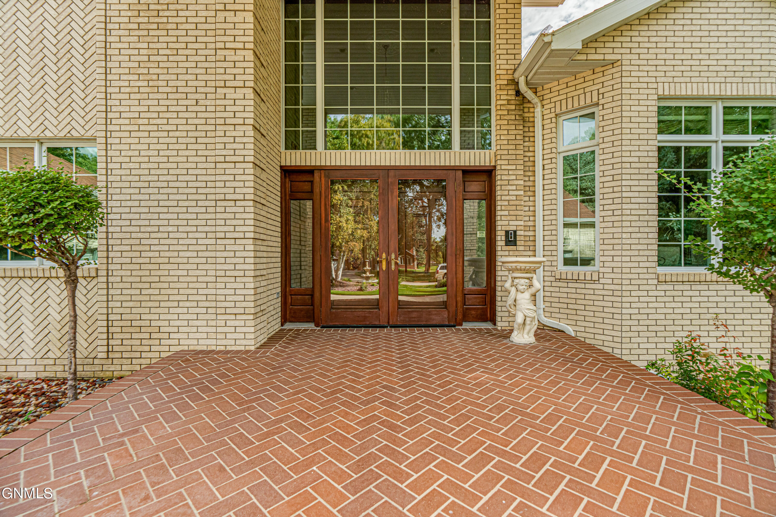 2023 Harbor Drive