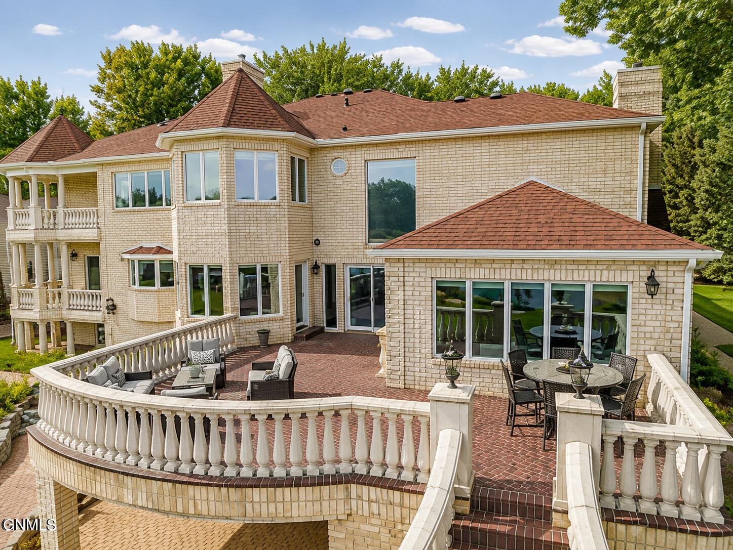 2023 Harbor Drive