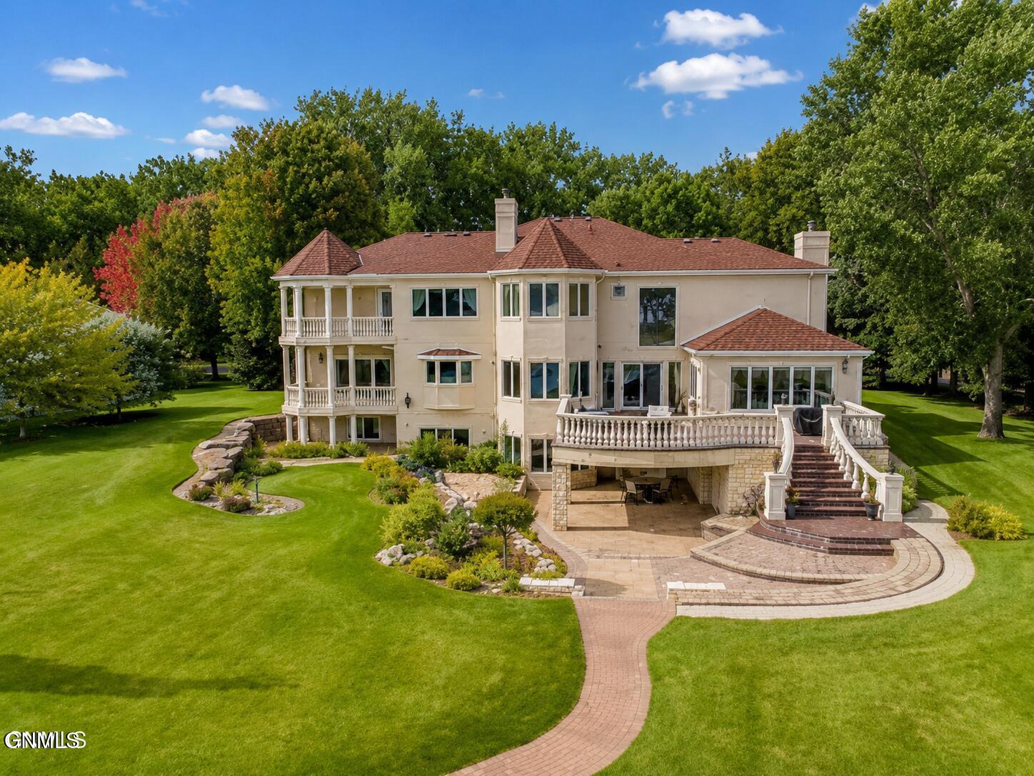 2023 Harbor Drive