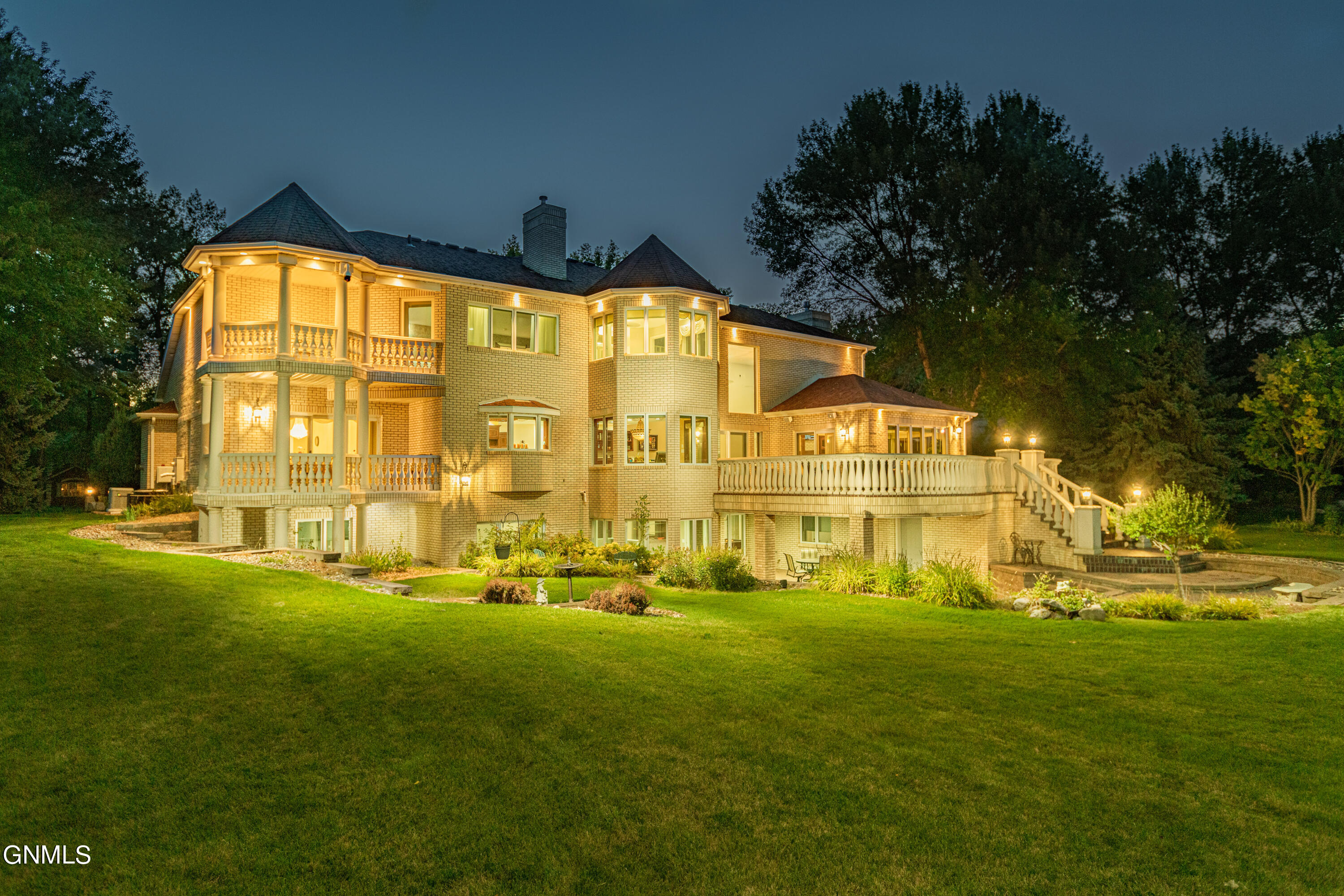 2023 Harbor Drive