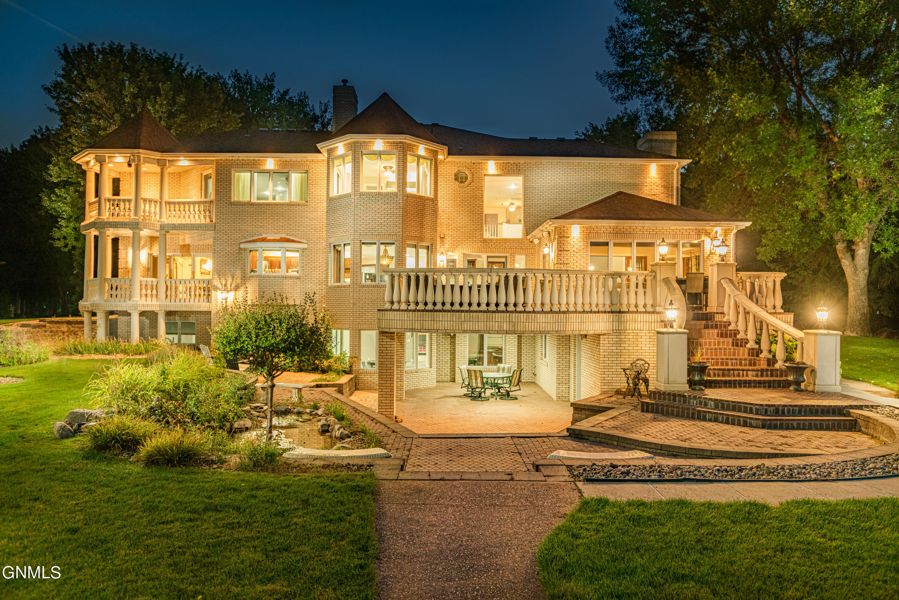 2023 Harbor Drive