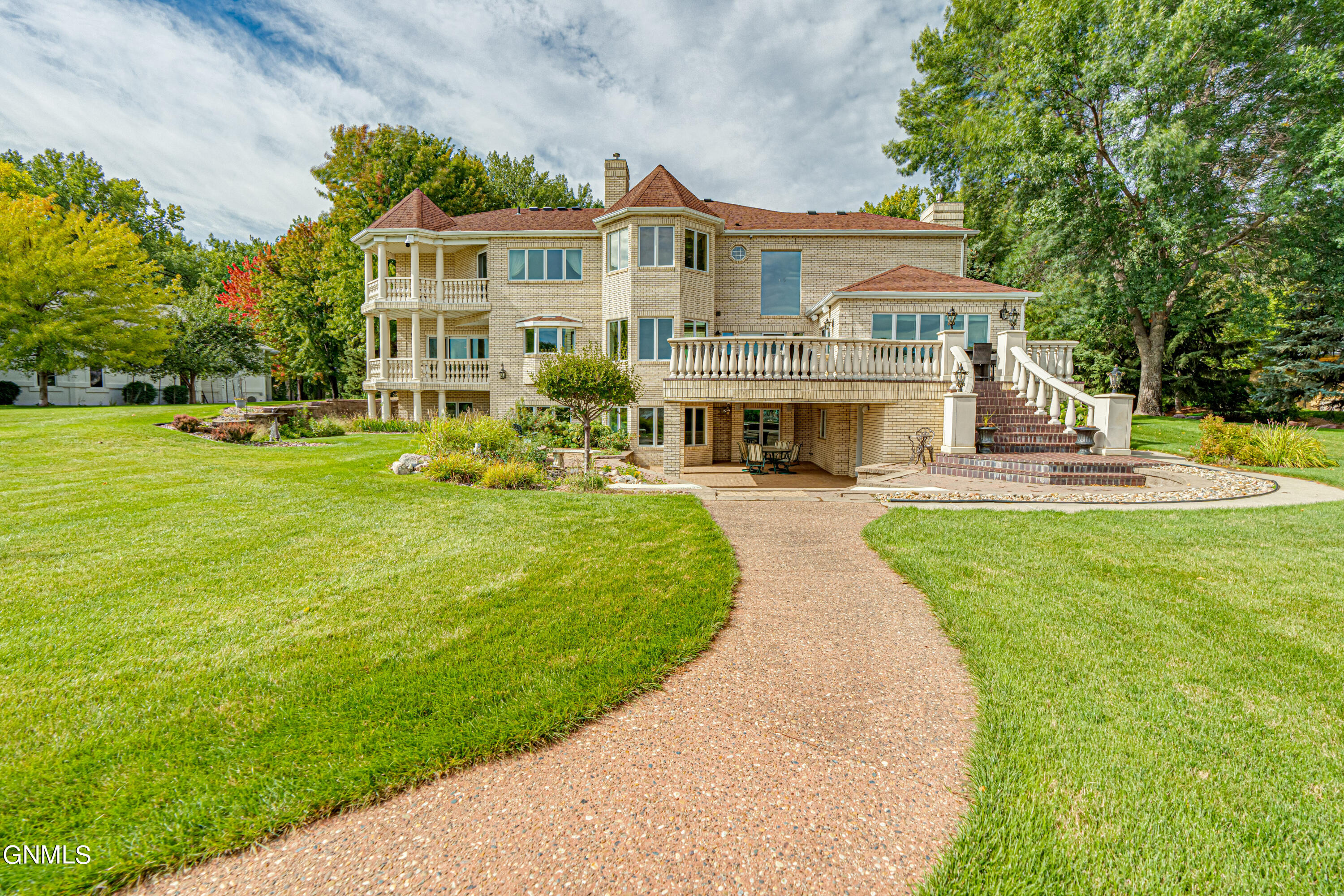 2023 Harbor Drive
