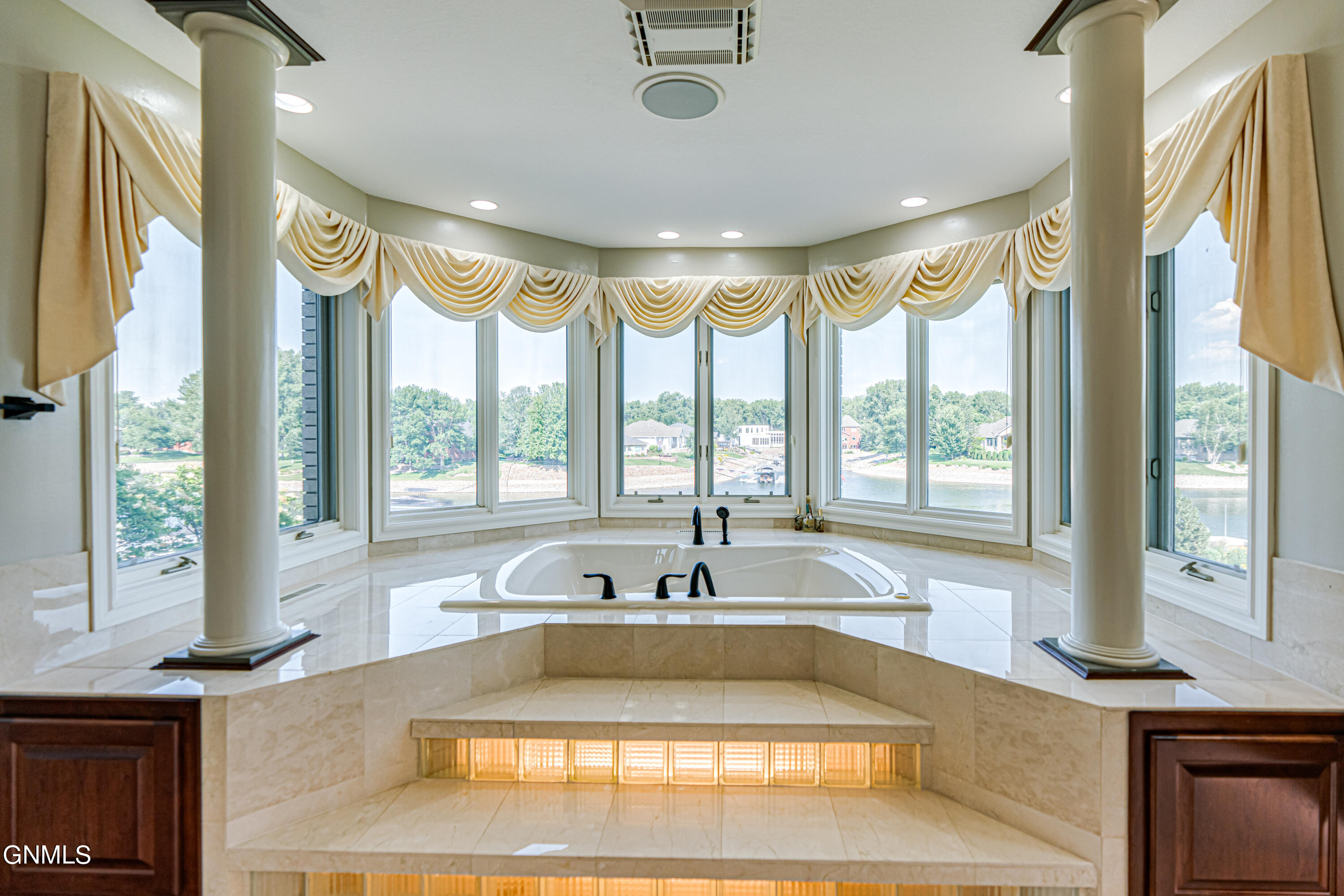 2023 Harbor Drive