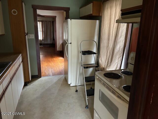 116 E 3RD Street