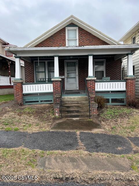 116 E 3RD Street