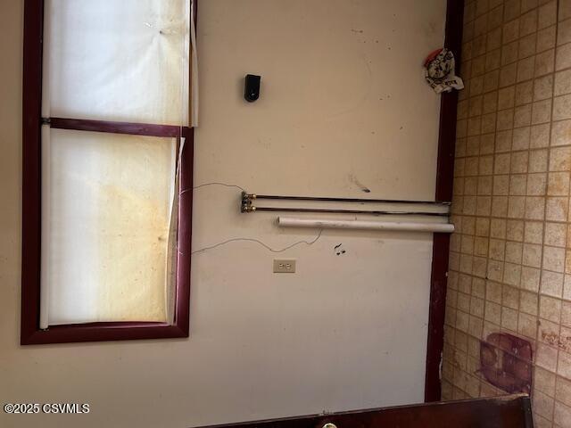 116 E 3RD Street