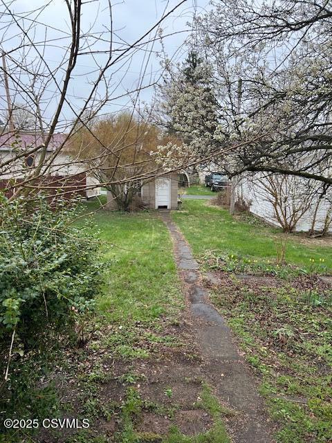 116 E 3RD Street