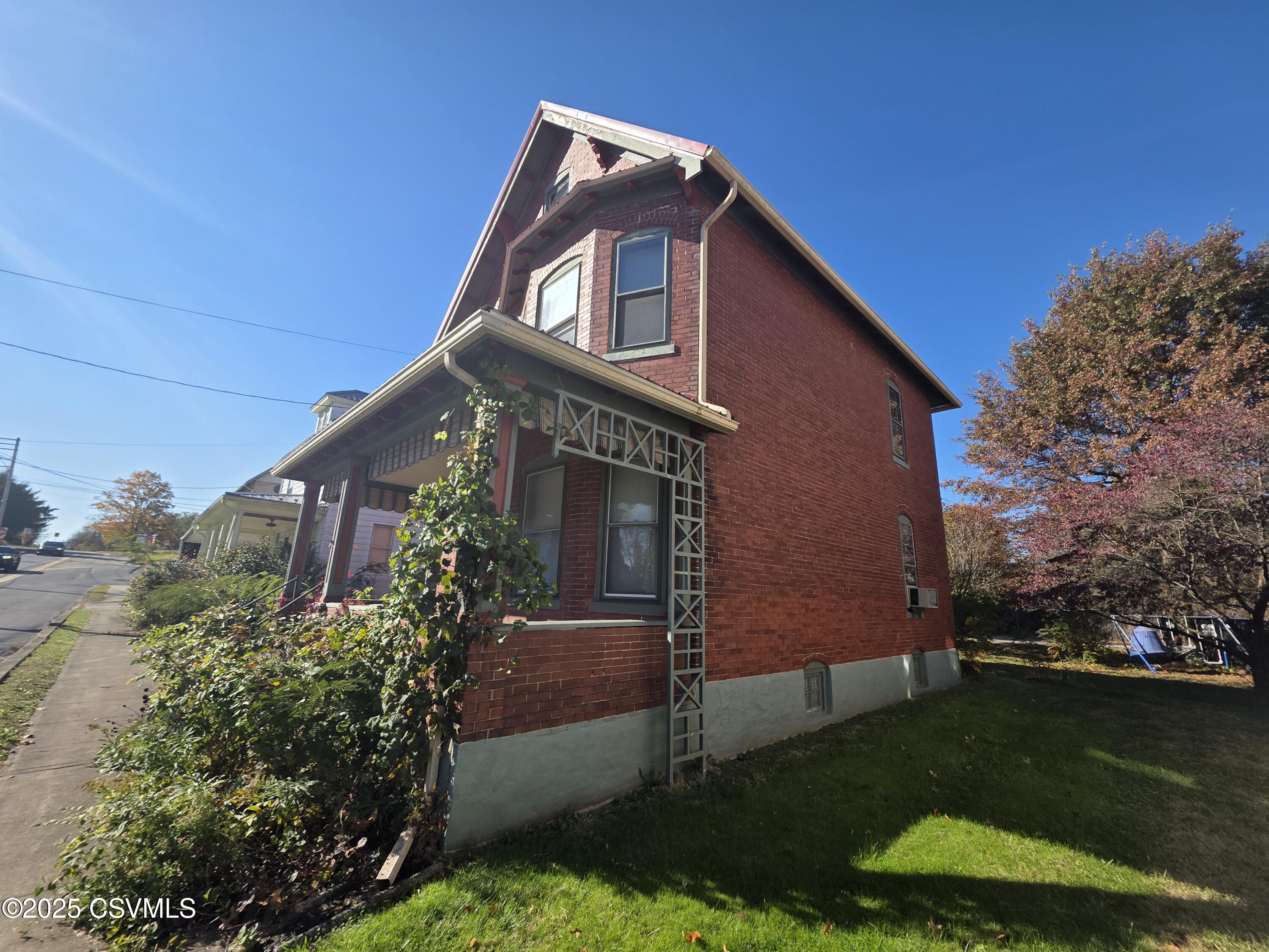 115 S 3RD Street