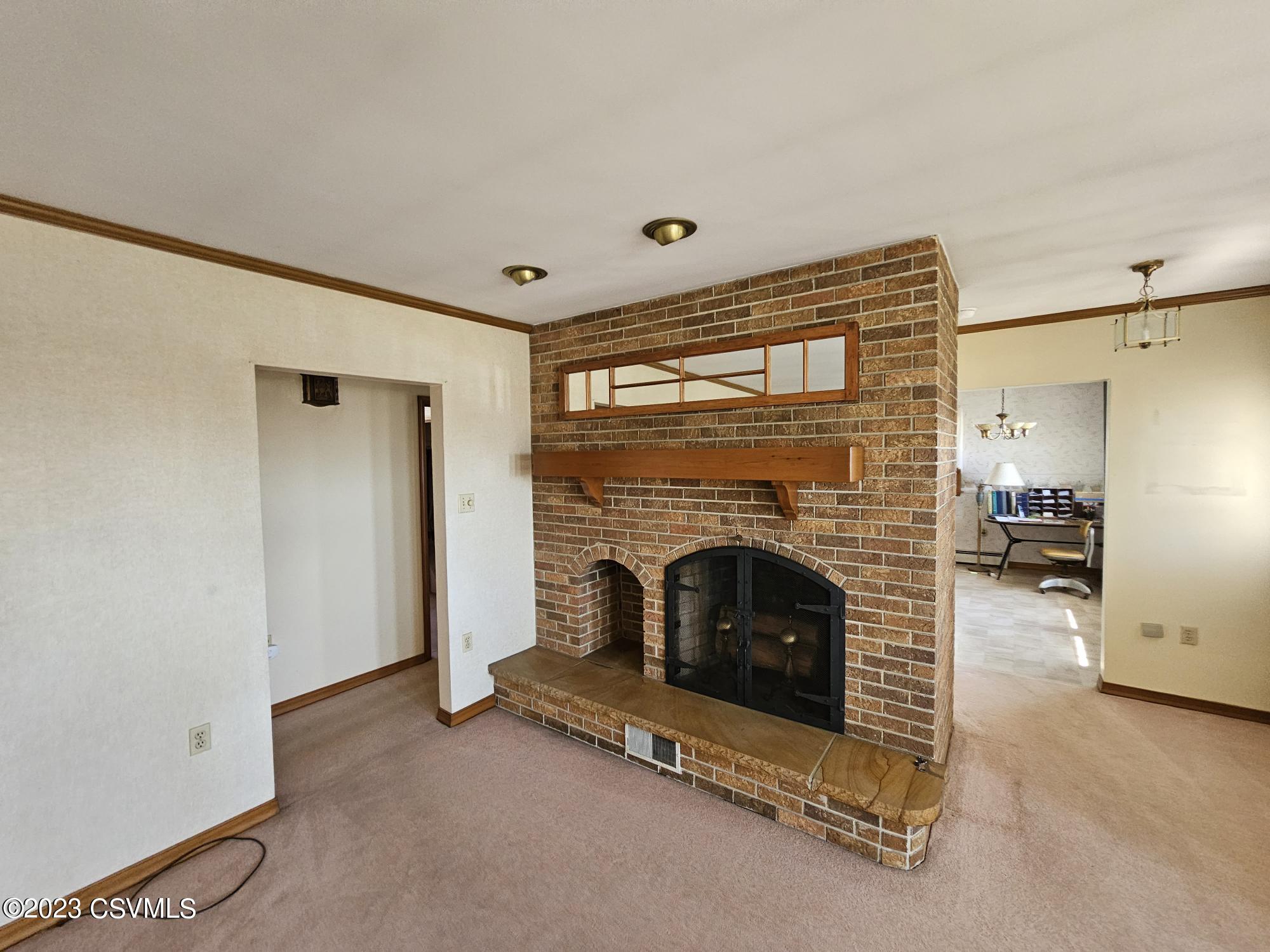 971 SKYVIEW Drive