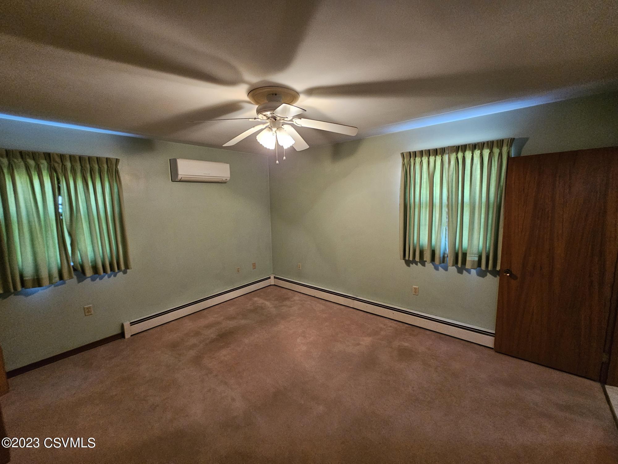 971 SKYVIEW Drive