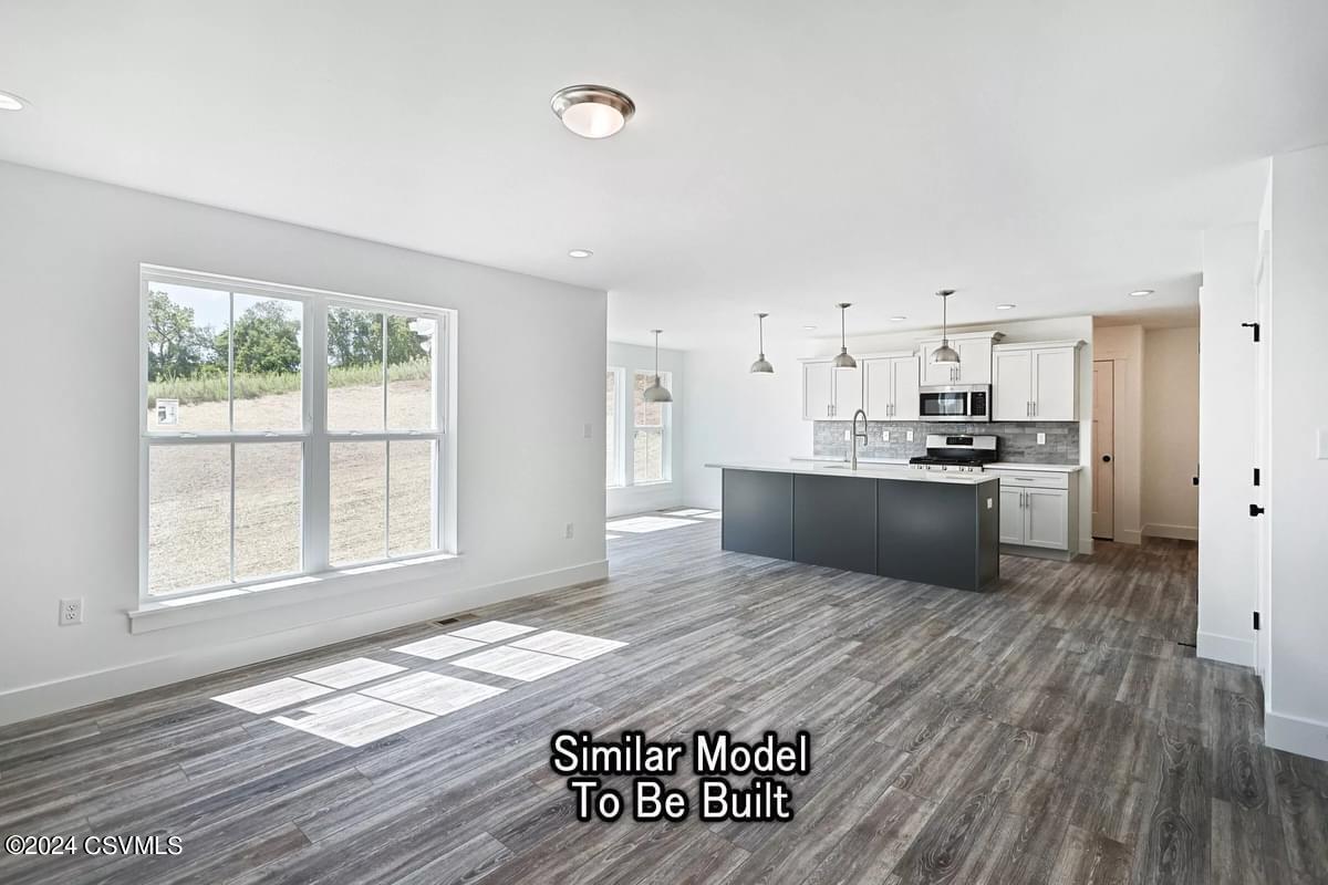 536 DYER Road