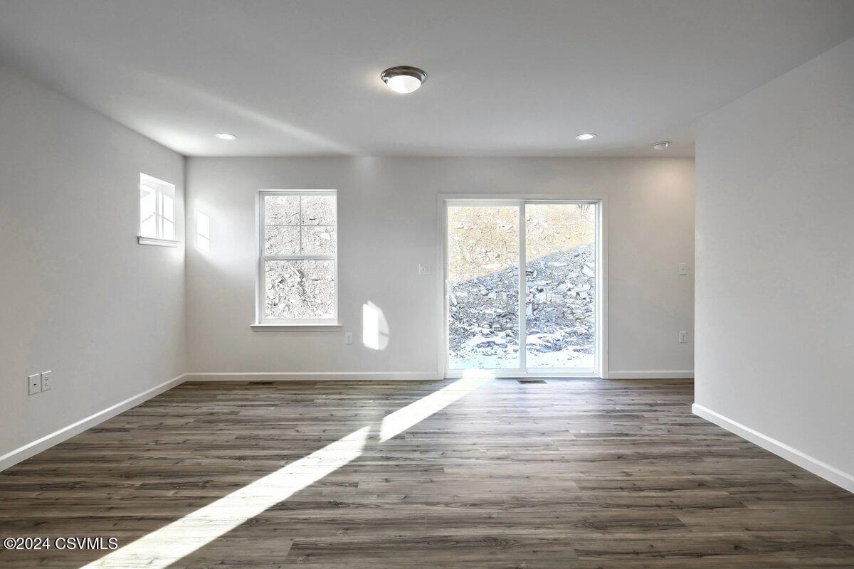 150 LAUREL RUN Circle