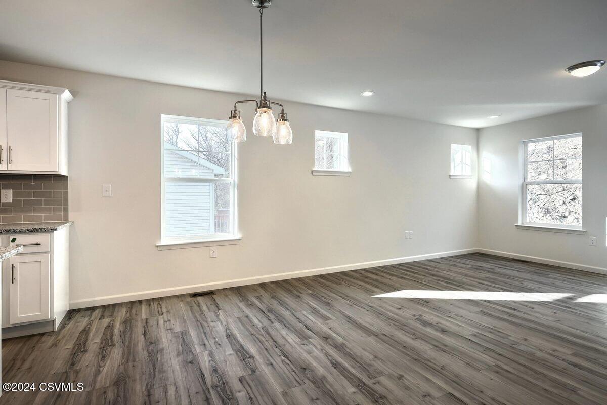 150 LAUREL RUN Circle