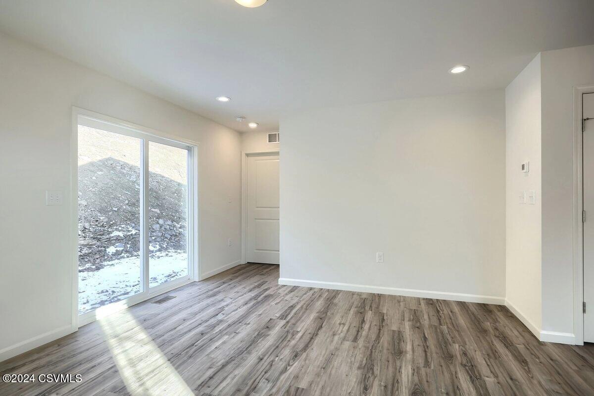 150 LAUREL RUN Circle