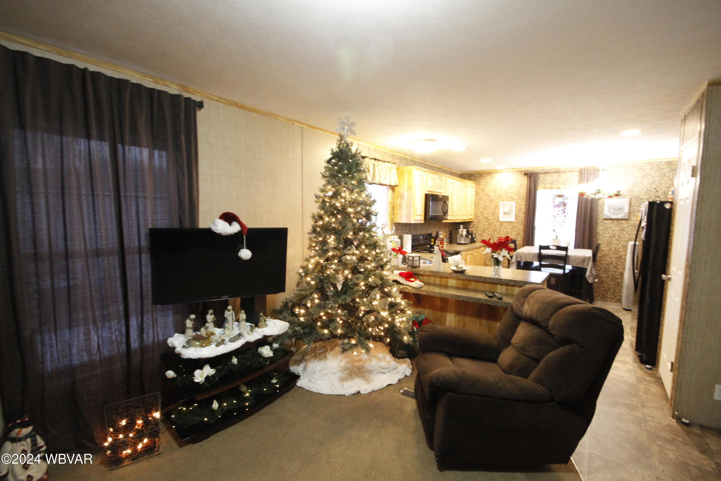 22 BLUE JAY DRIVE