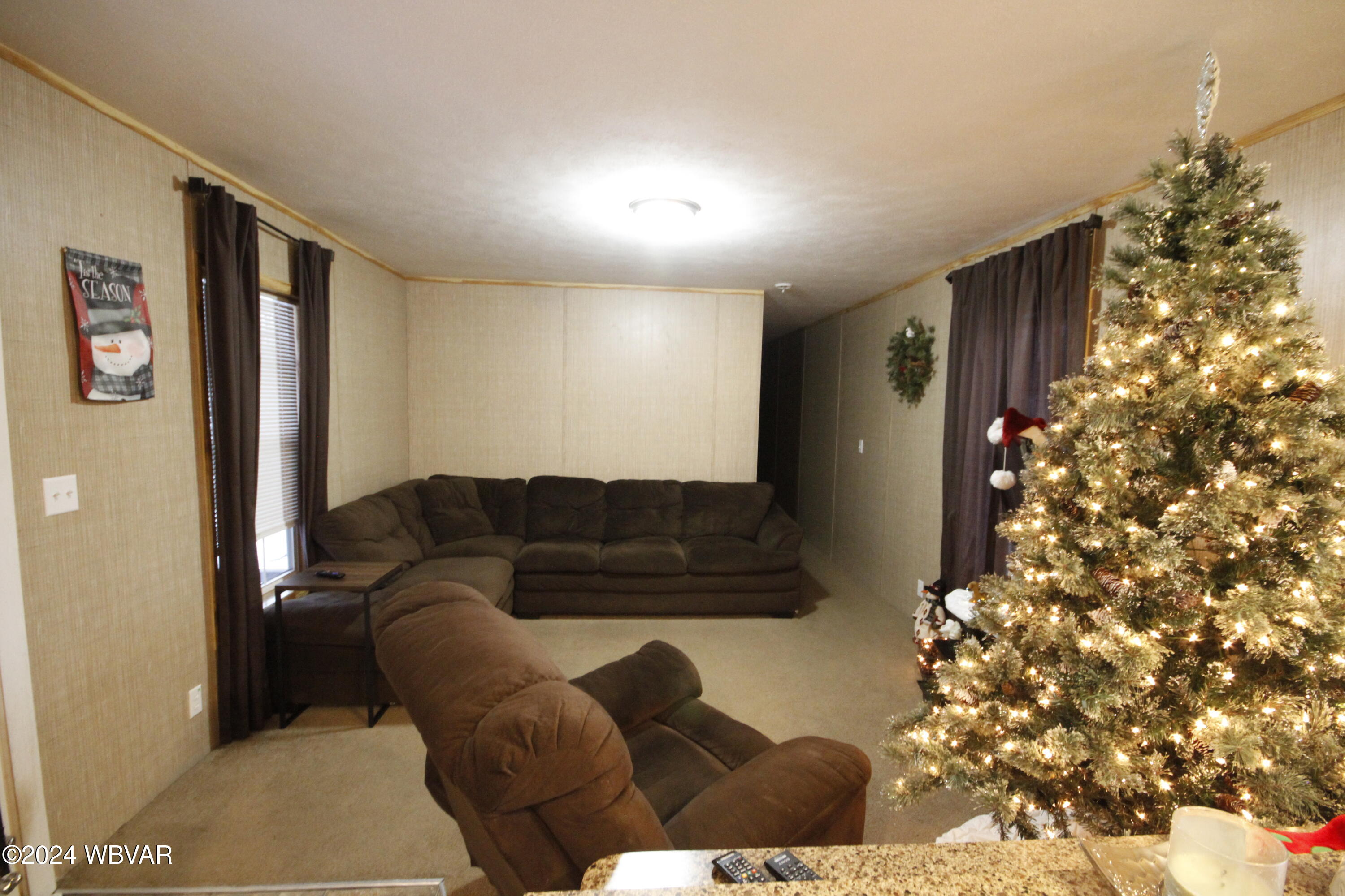 22 BLUE JAY DRIVE