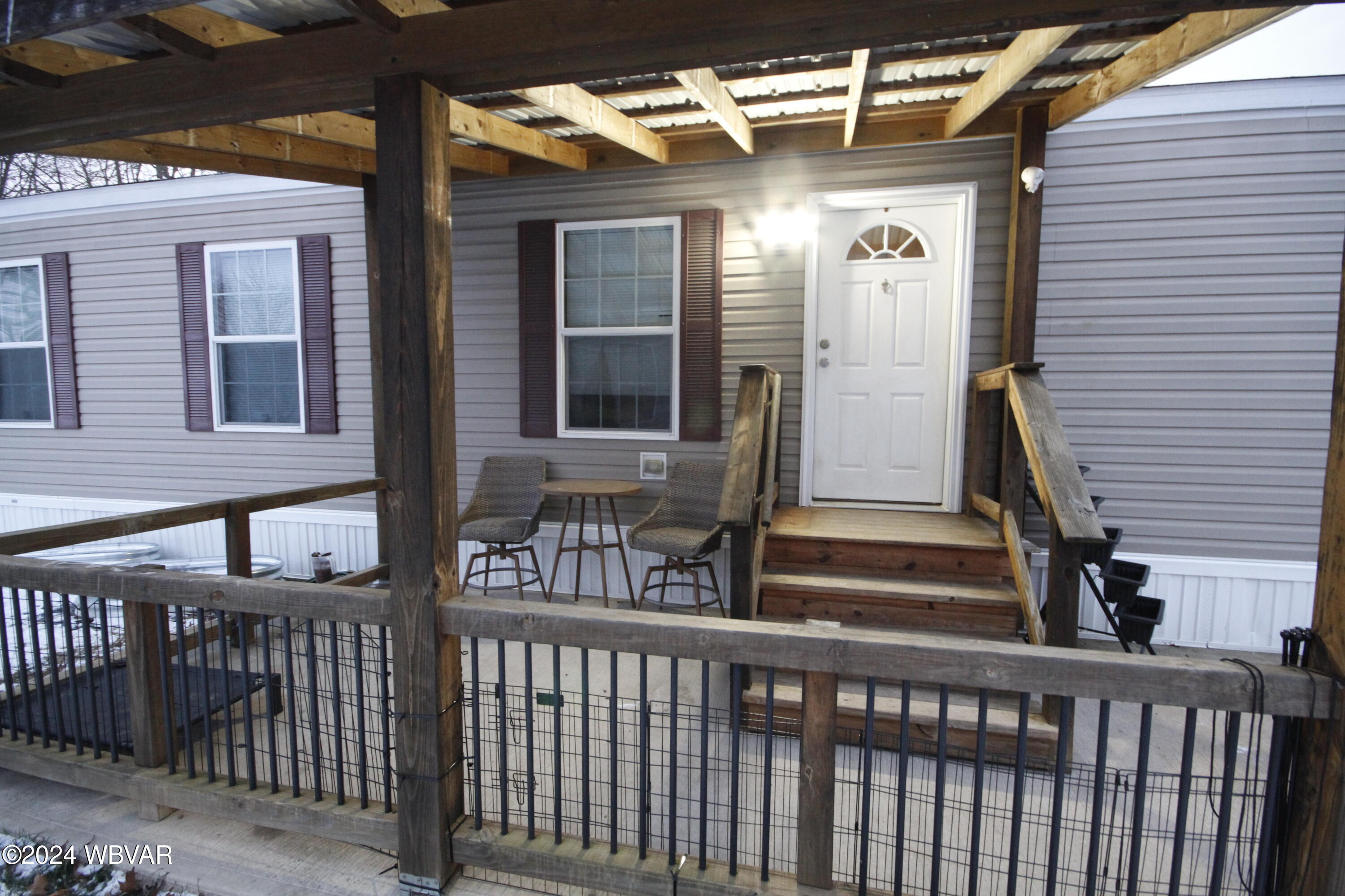 22 BLUE JAY DRIVE