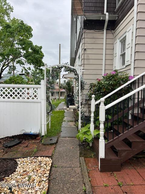 716 CEMETERY STREET