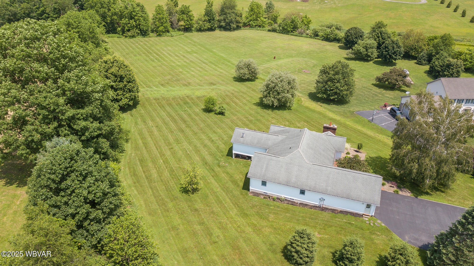 40 HUNTER DRIVE