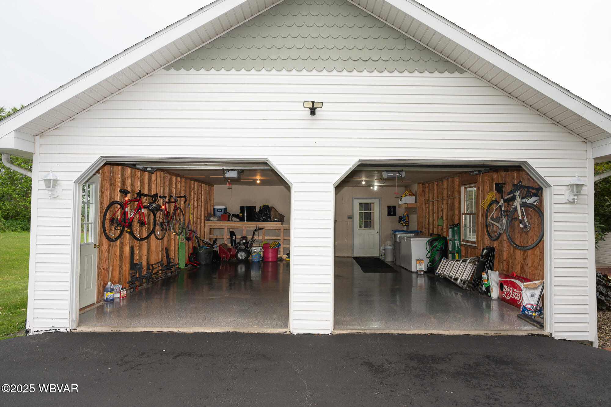 40 HUNTER DRIVE