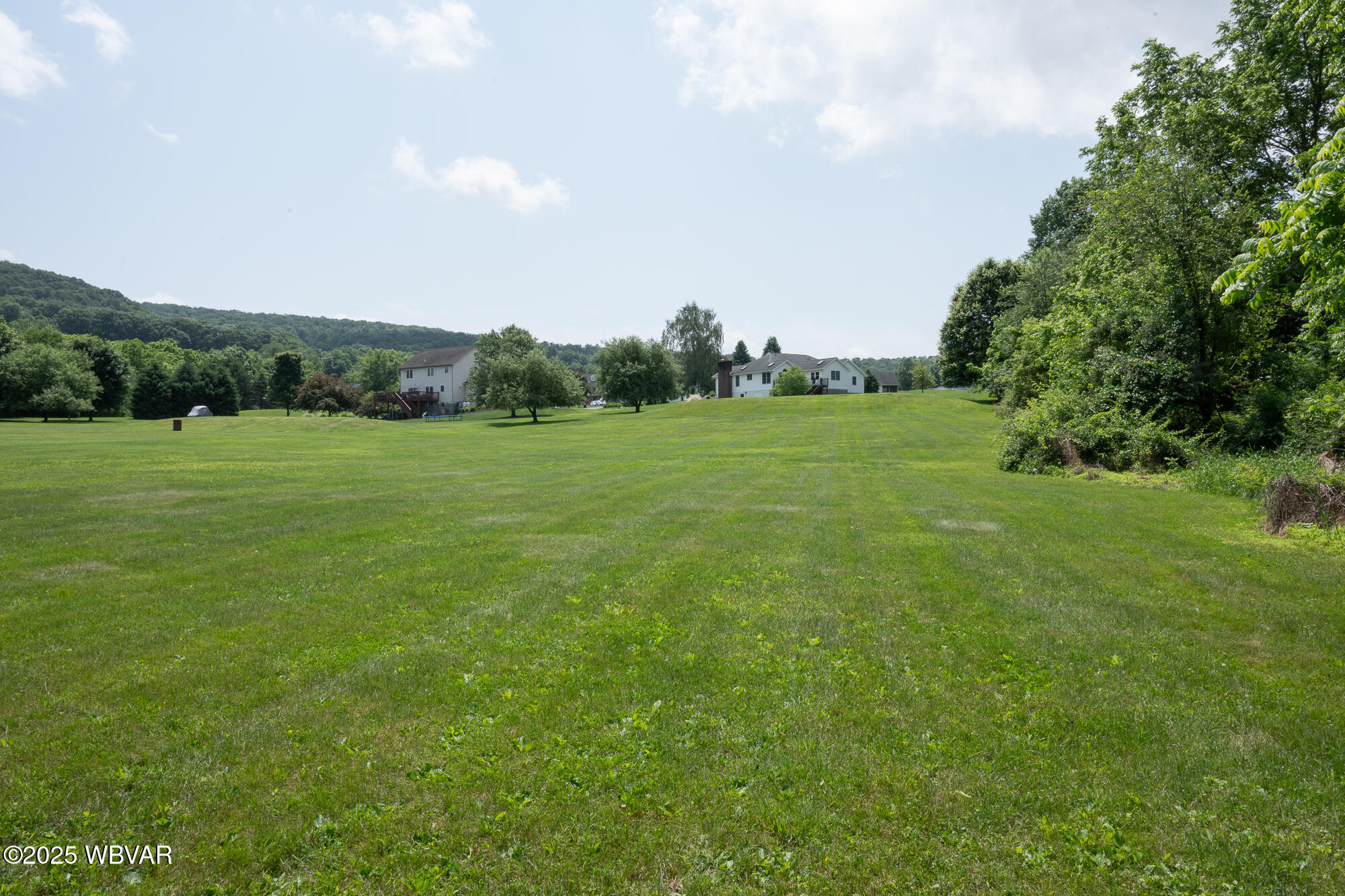 40 HUNTER DRIVE