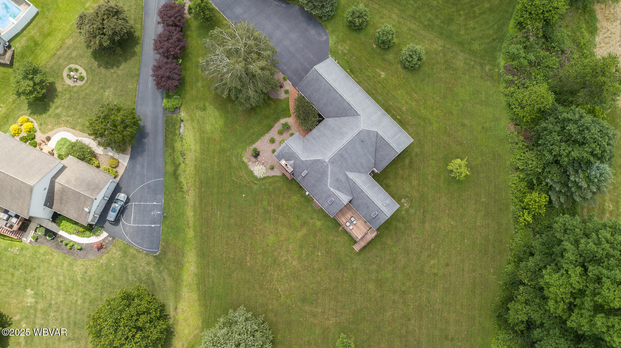 40 HUNTER DRIVE