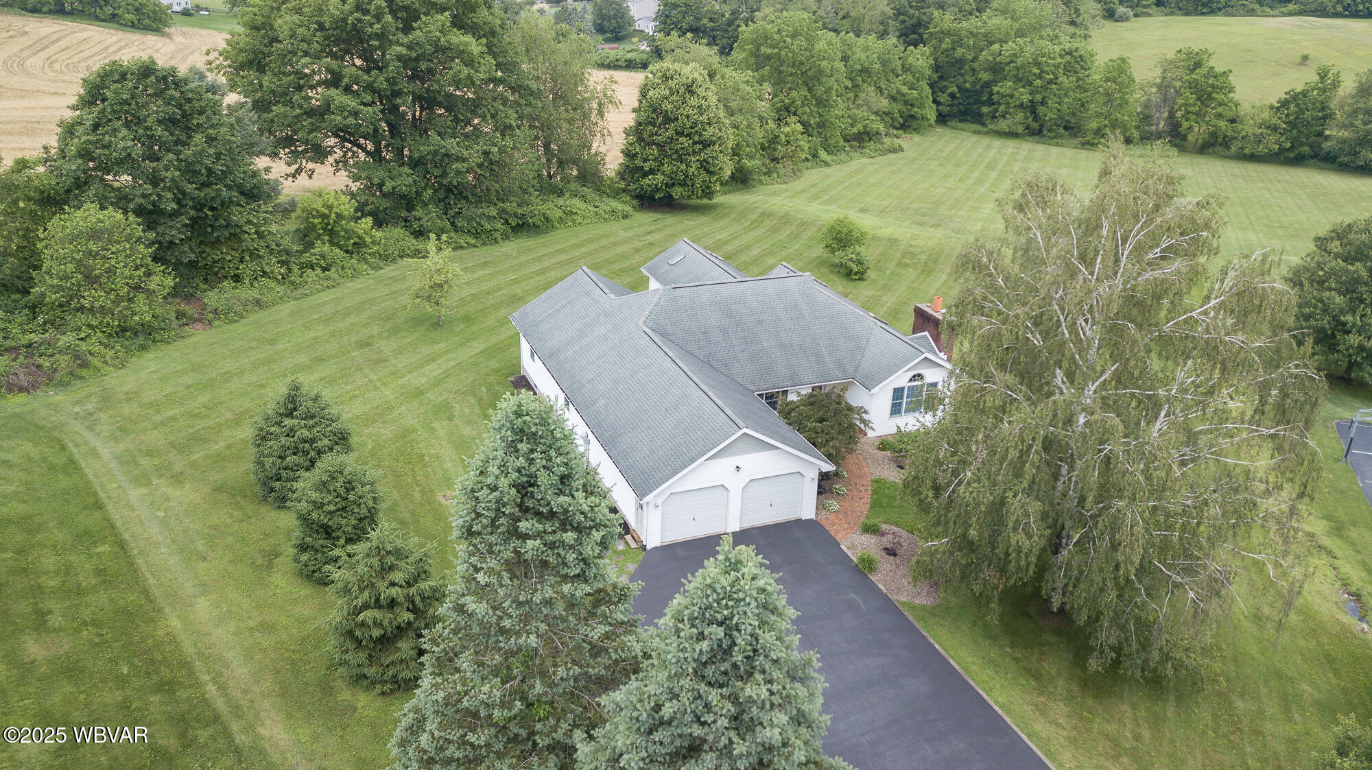 40 HUNTER DRIVE