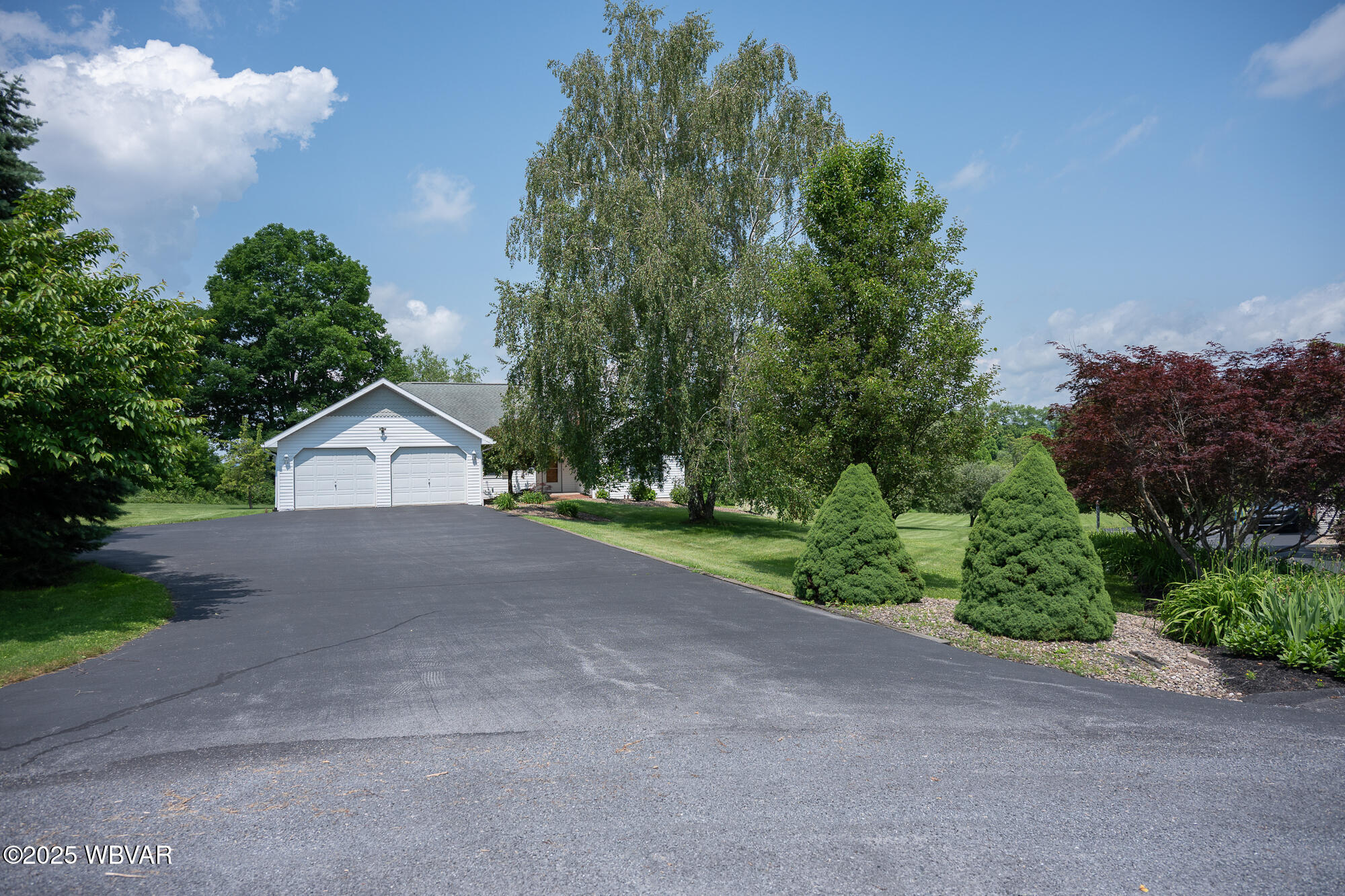 40 HUNTER DRIVE
