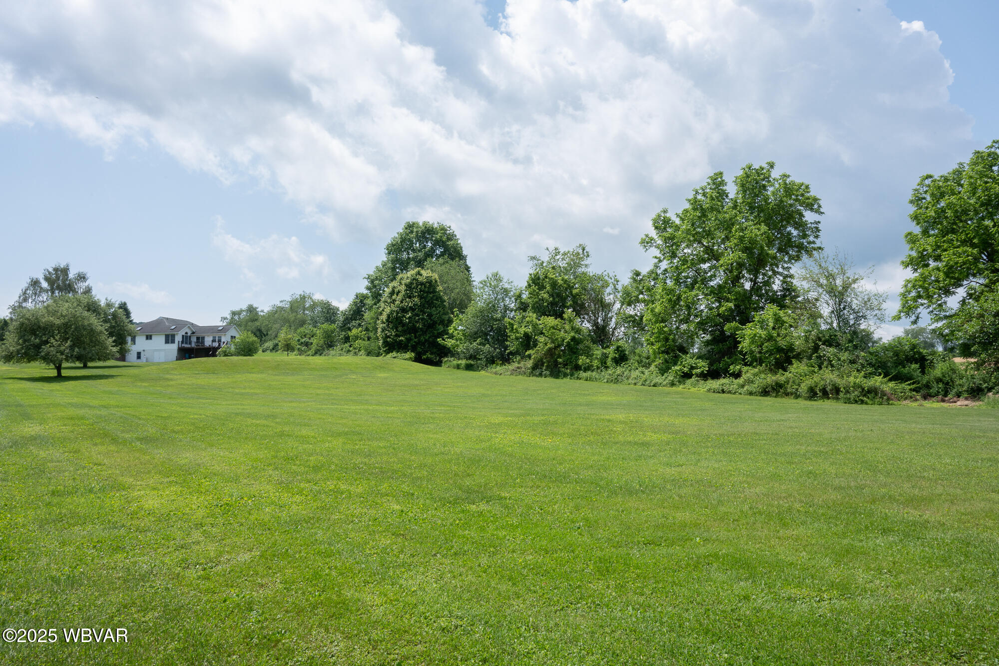 40 HUNTER DRIVE