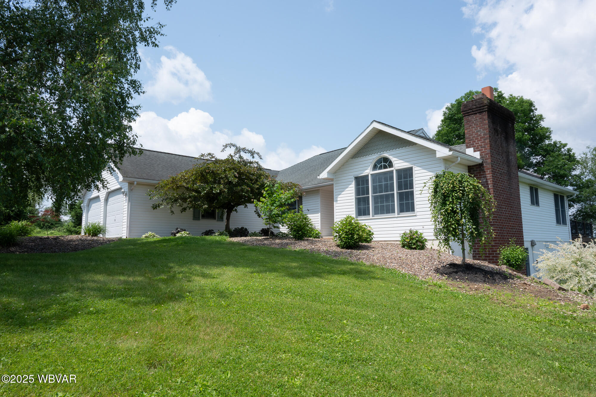 40 HUNTER DRIVE