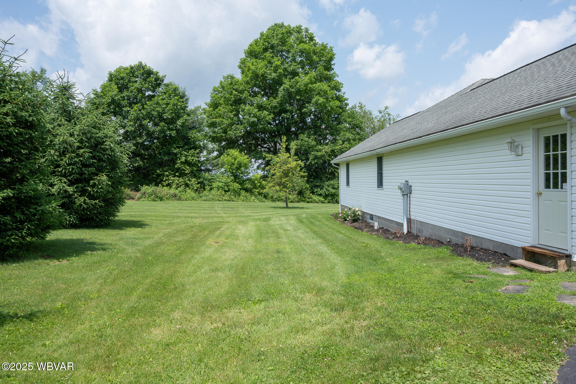 40 HUNTER DRIVE
