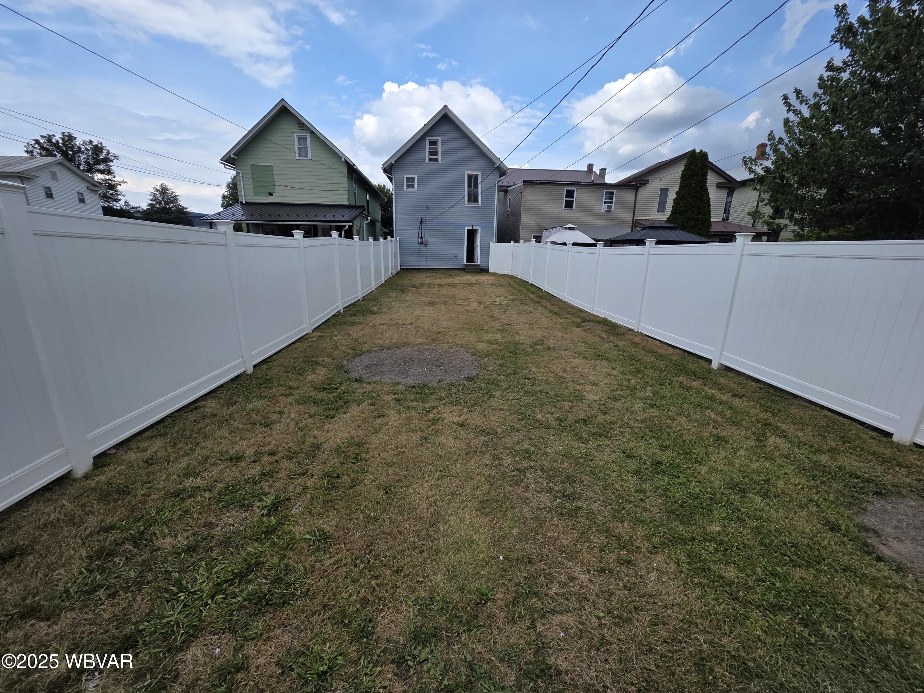 513 ASH STREET