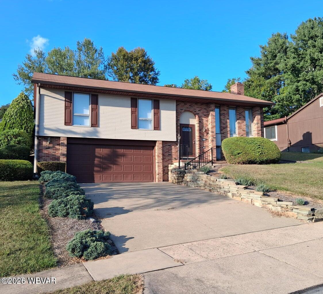 2515 N HILLS DRIVE